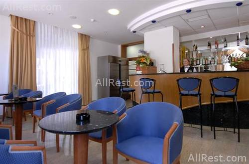 Komodor Hotel 18